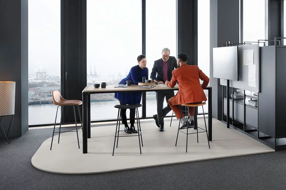 PORTS-table, Premium réglable en hauteur (moteur électrique) Hauteur d’assise Hauteur debout Table de séminaire Bureau / plan de travail  , meubles de bureau Bene, Image 4